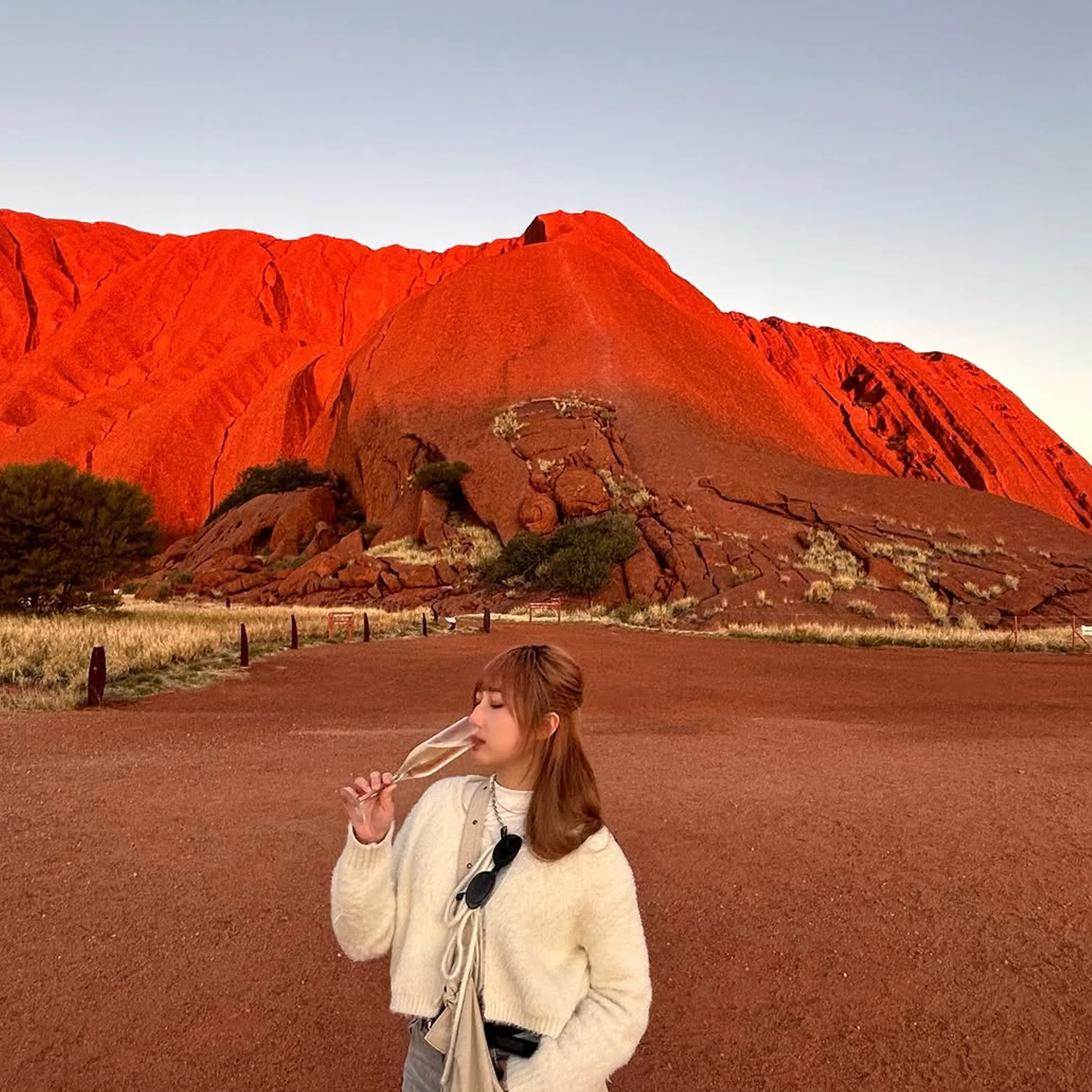 clear photograph of uluru